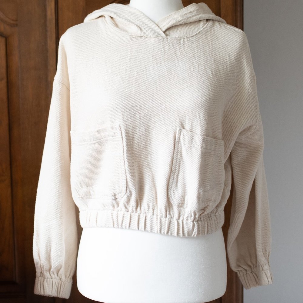 Zara cropped hoodie in cream SIZE M